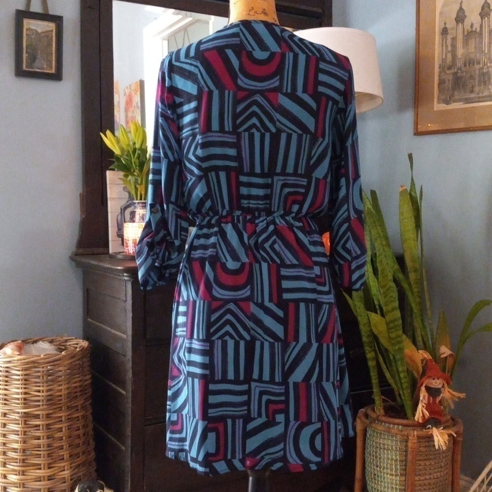 Everly Blue & Fuchsia Graphic Block Print Roll Up Sleeve Pull On Mini Dress - Picture 9 of 15